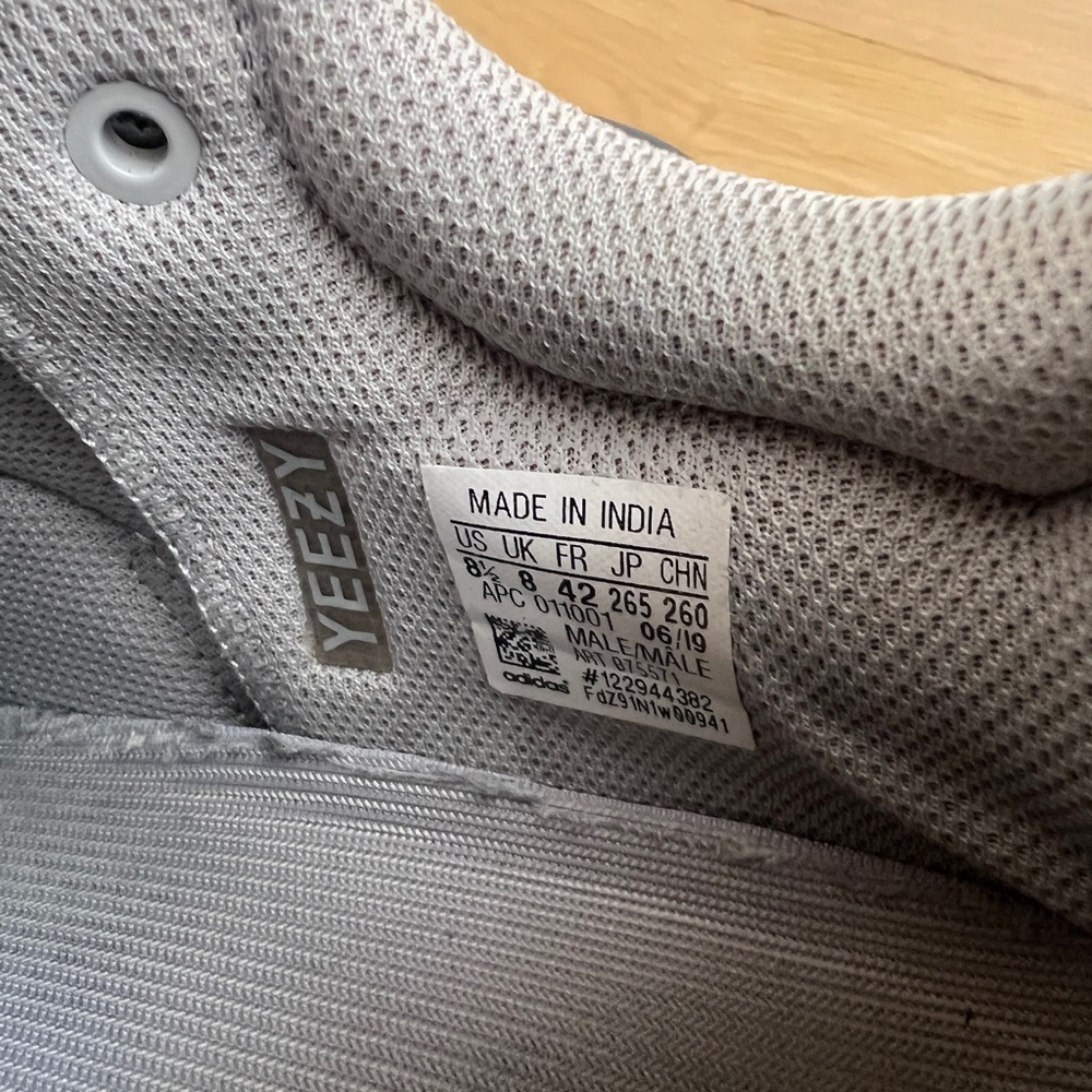 Yeezy Adidas Boost 700 Wave Runner - POOR CONDITION - Picture 7 of 9